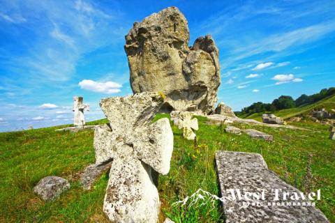 Бродівська Сахара, Підкамінь, Бірюзові озера